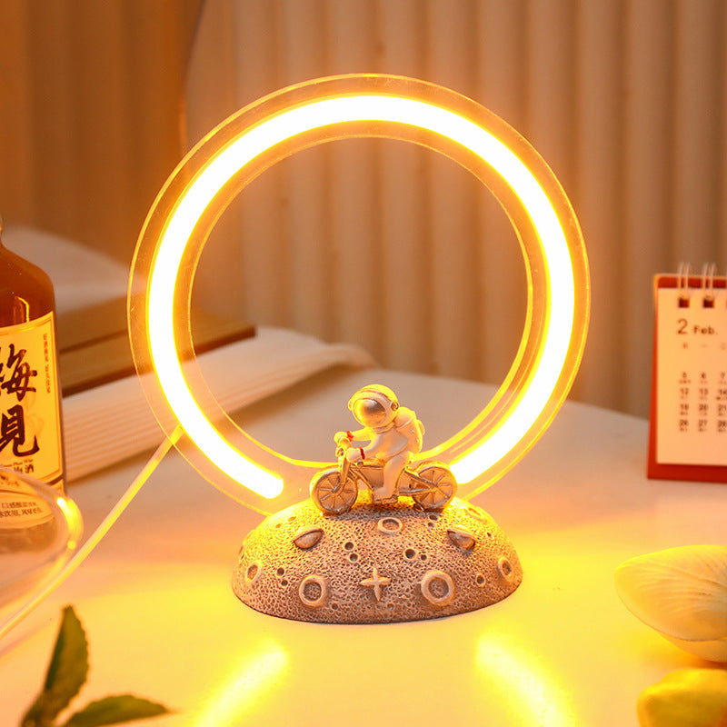 Creative LED Astronaut Lamp