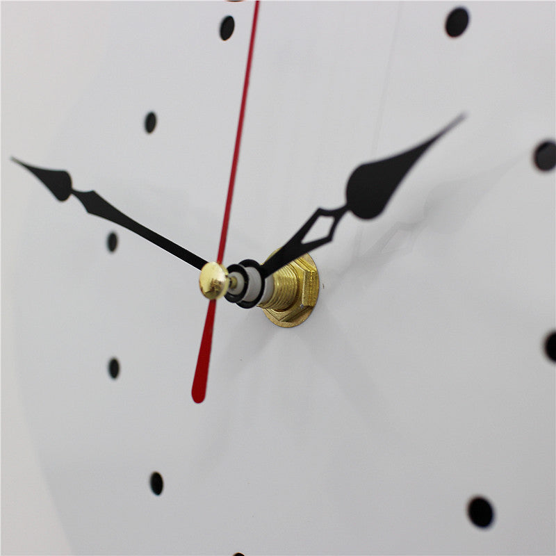 Tail Swing Clock