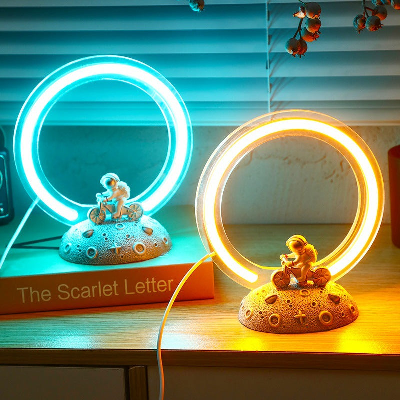 Creative LED Astronaut Lamp