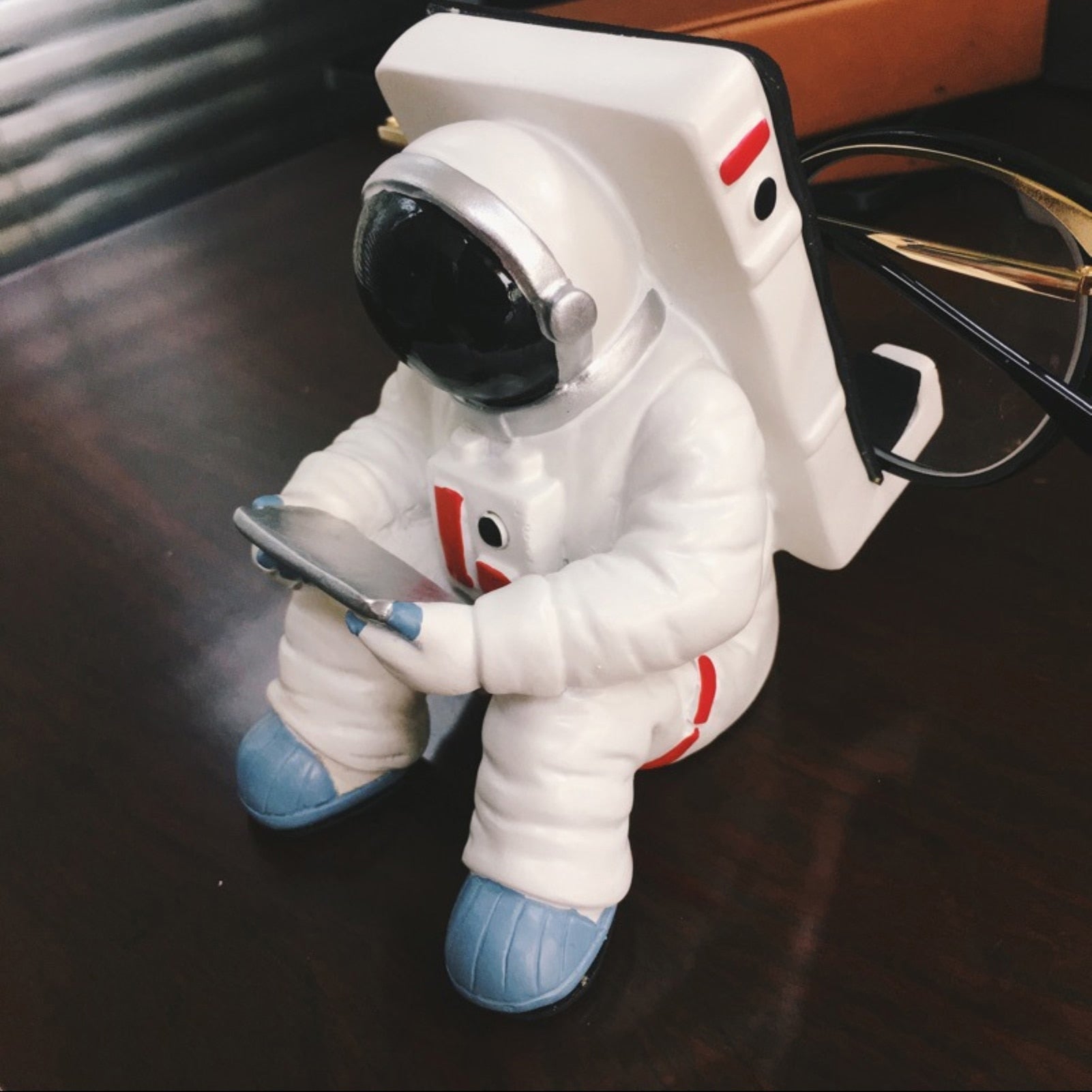 Creative Astronaut Mobile Phone Holder