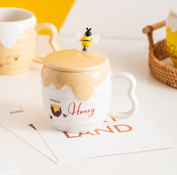 Cartoon Cute Bee Office Mug 