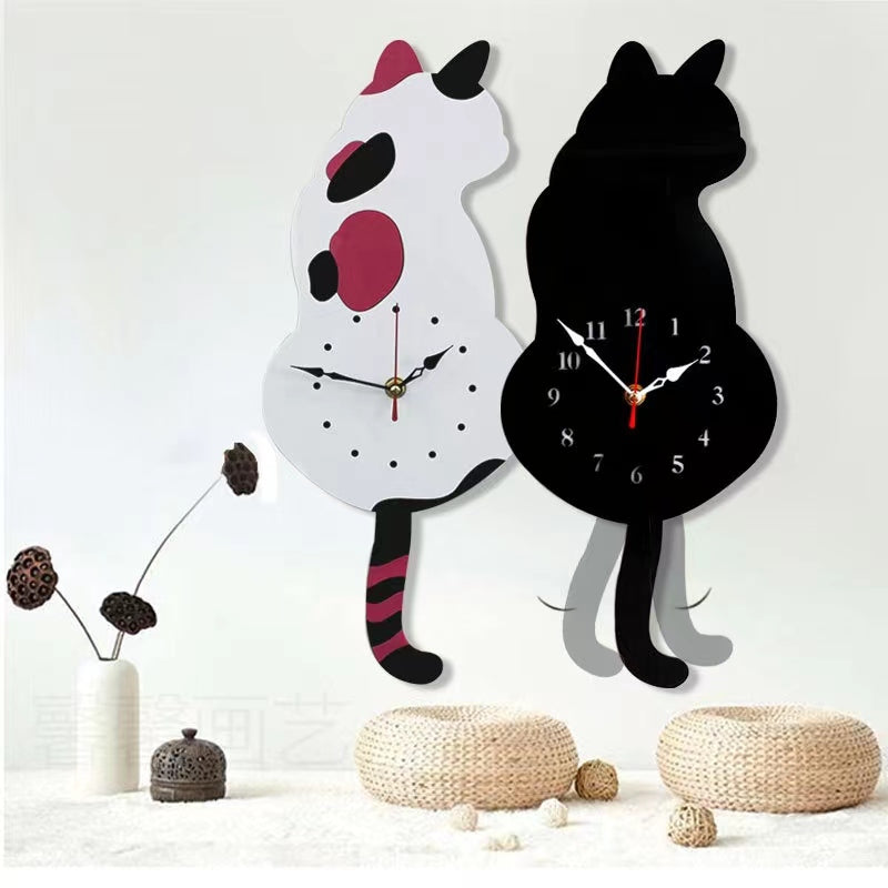CAT CLOCK WITH SWINGING TAIL | Love-gadgets